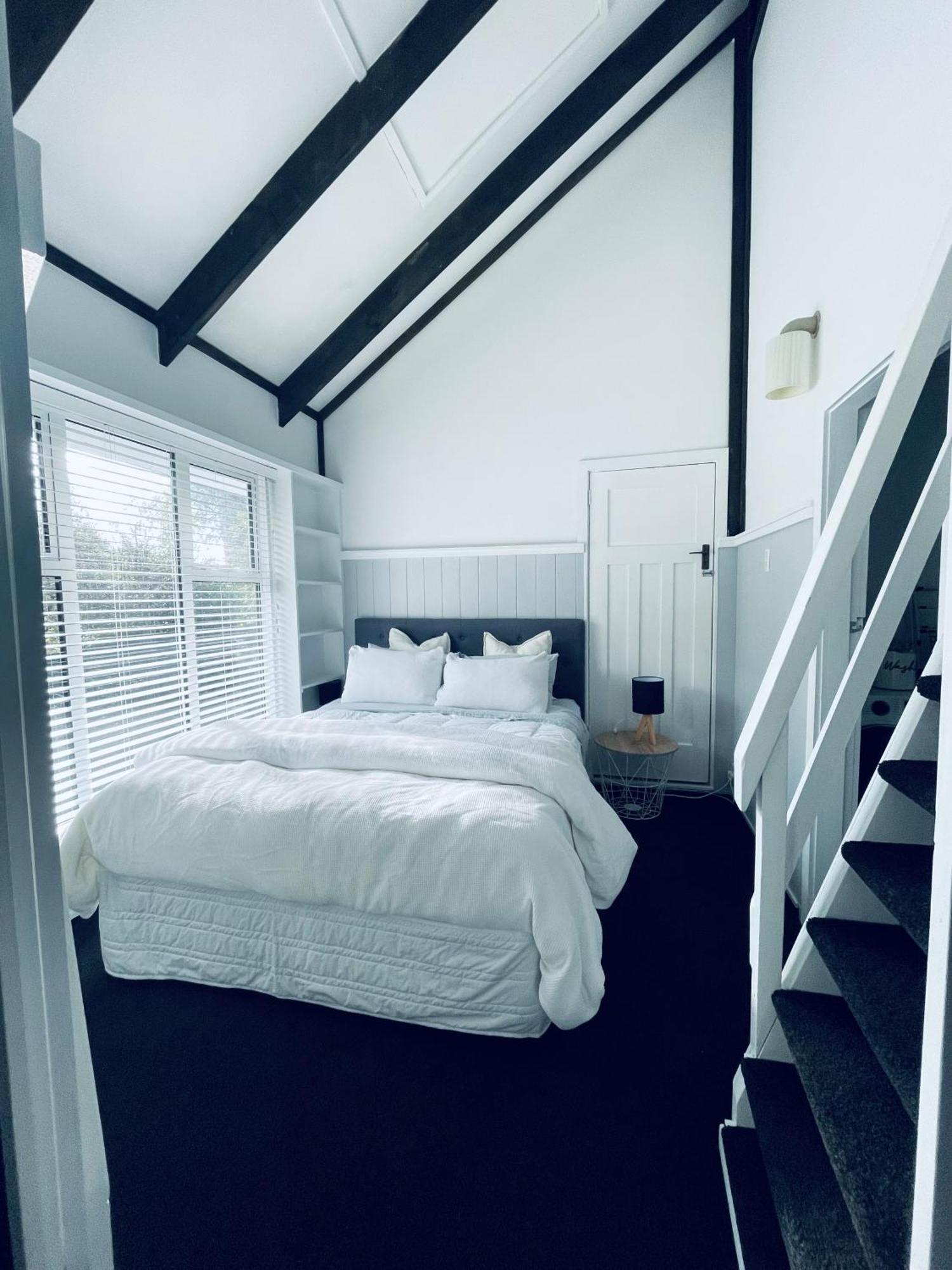 Experience Heritage, Live Modern Upper Hutt Eksteriør bilde